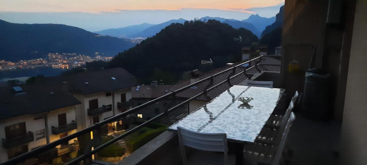La Terrazza Casa Vacanza Carenno Luaran gambar