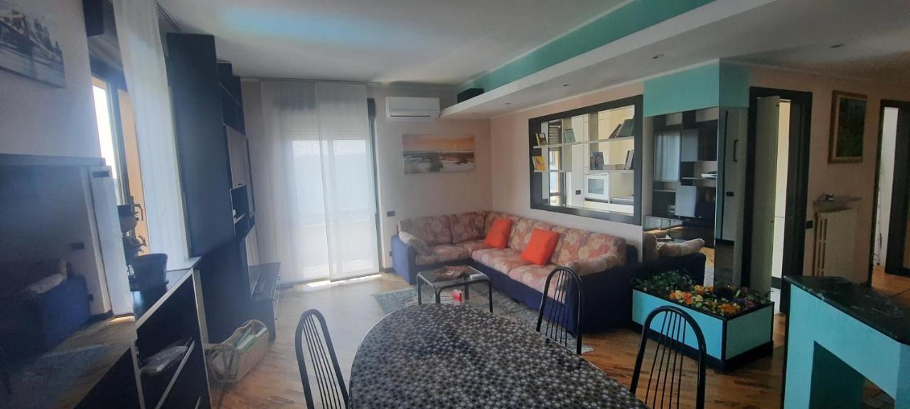 La Terrazza Casa Vacanza Carenno Luaran gambar