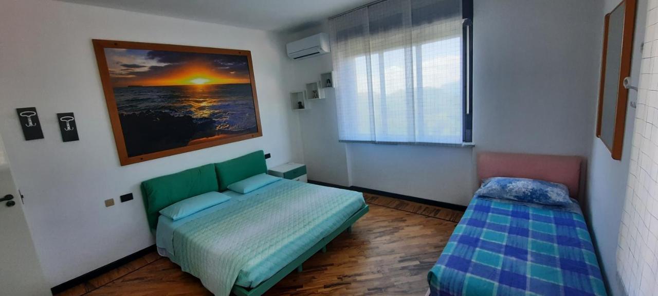La Terrazza Casa Vacanza Carenno Luaran gambar
