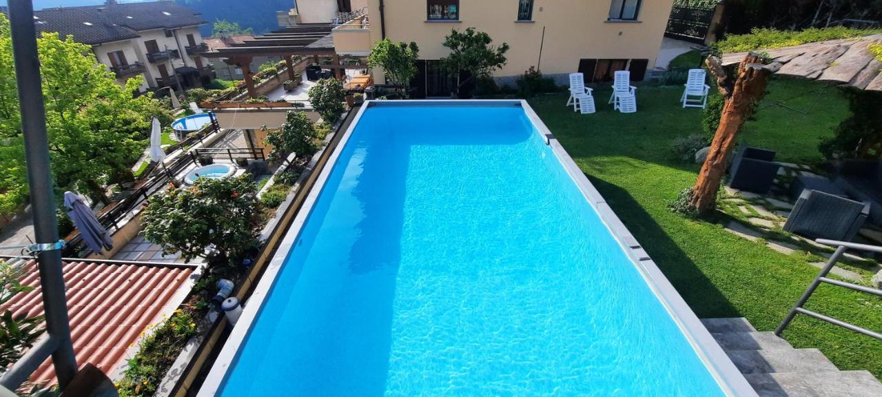 La Terrazza Casa Vacanza Carenno Luaran gambar