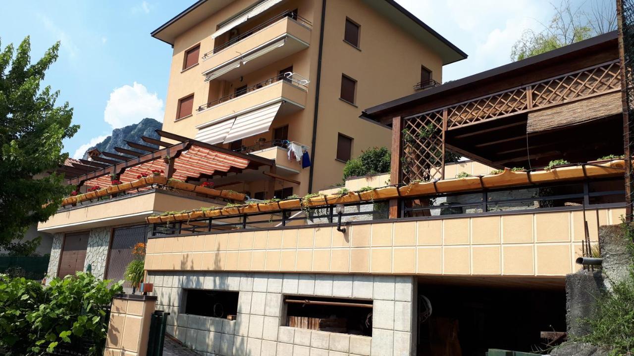 La Terrazza Casa Vacanza Carenno Luaran gambar
