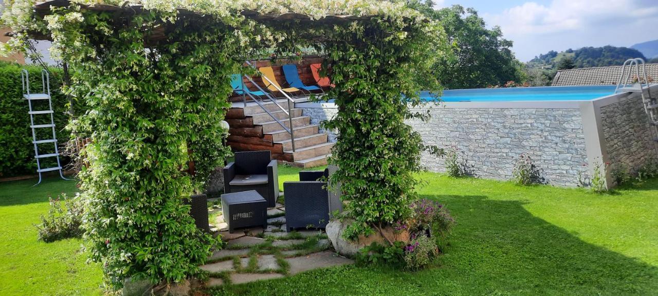 La Terrazza Casa Vacanza Carenno Luaran gambar