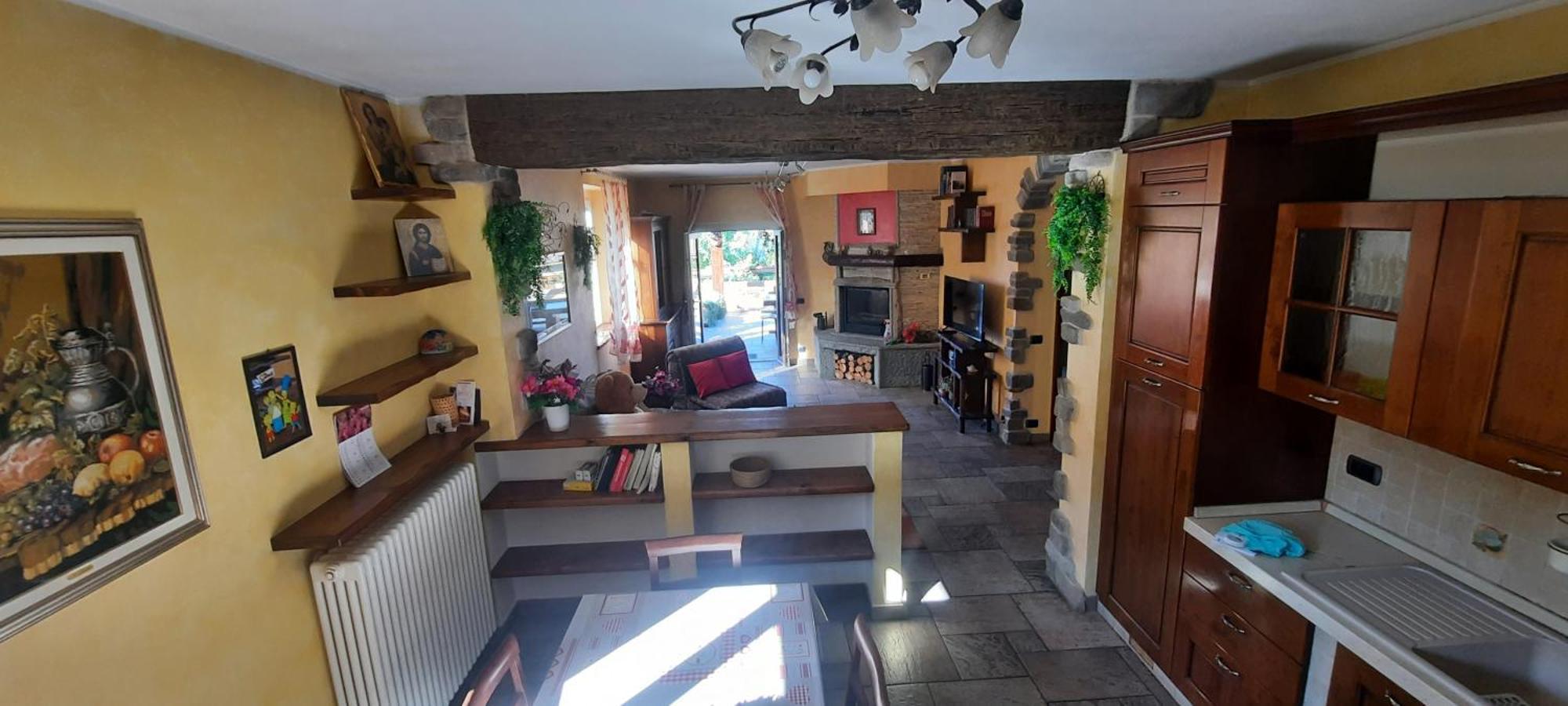 La Terrazza Casa Vacanza Carenno Luaran gambar